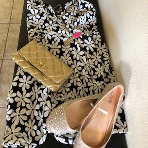 ❗️ SALE ❗️Windsor Black and White Flower Dress